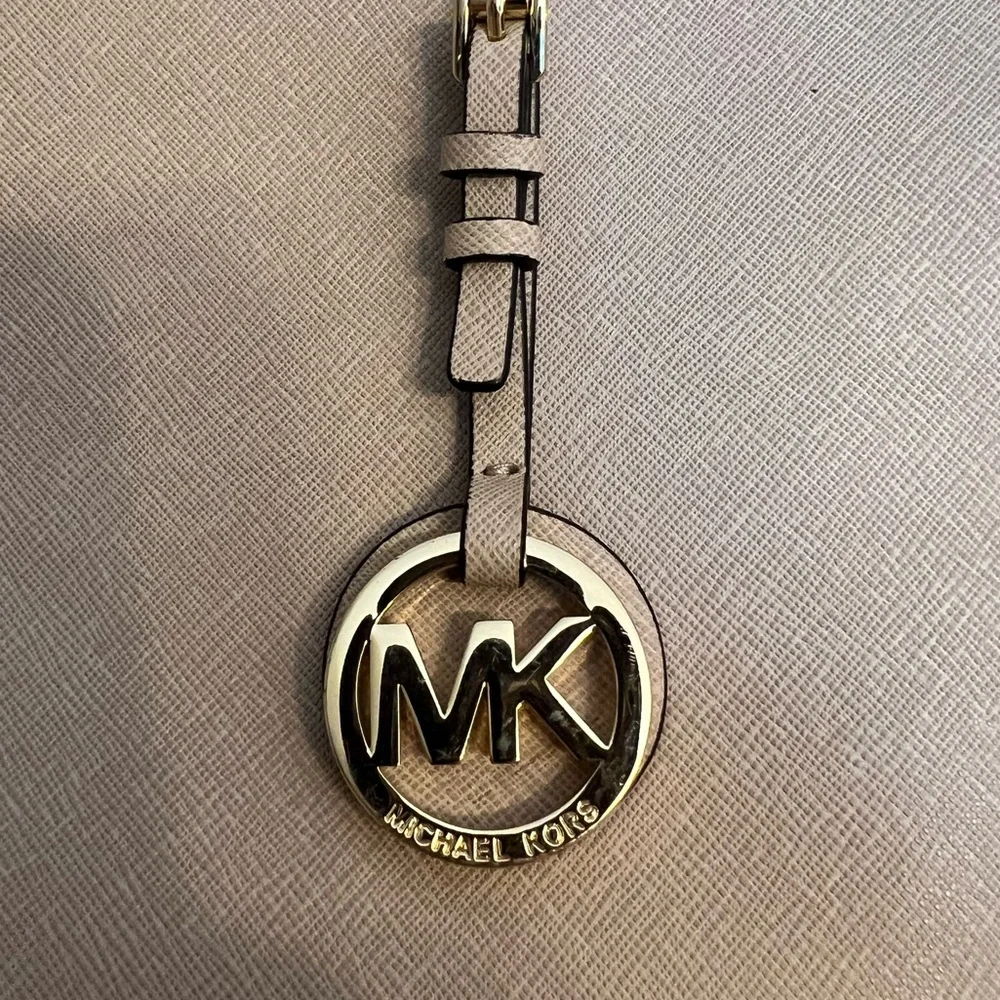Michael Kors Large Jet Set Saffiano Leather Tote Handbag‎ Purse Top Zip - Picture 2 of 13